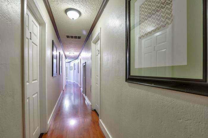 468 S 6th Street Property Photo 5