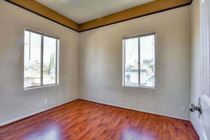 468 S 6th Street Property Photo 7