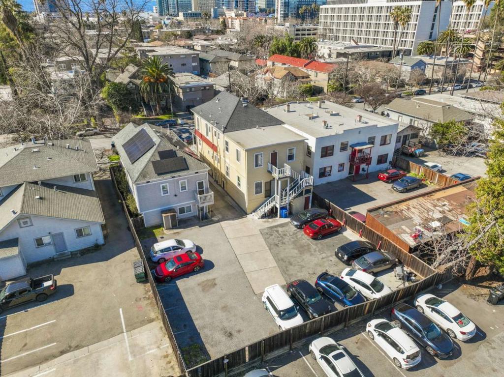 468 S 6th Street Property Photo 8