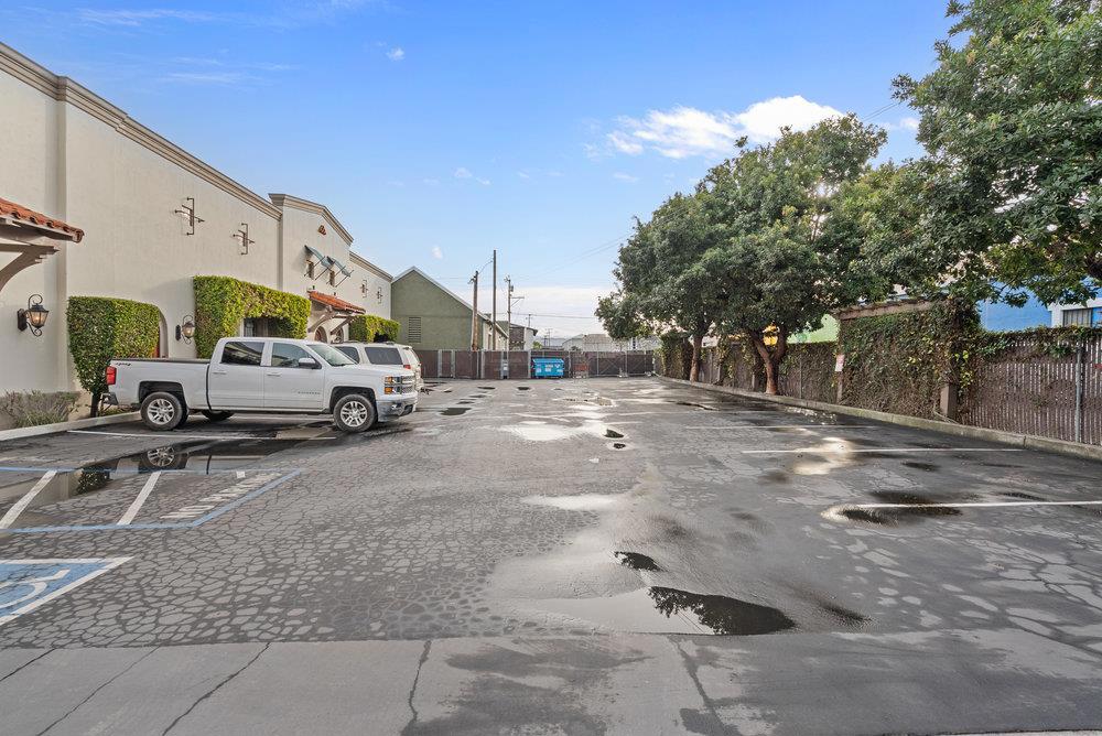 829 San Benito Street Property Photo 10