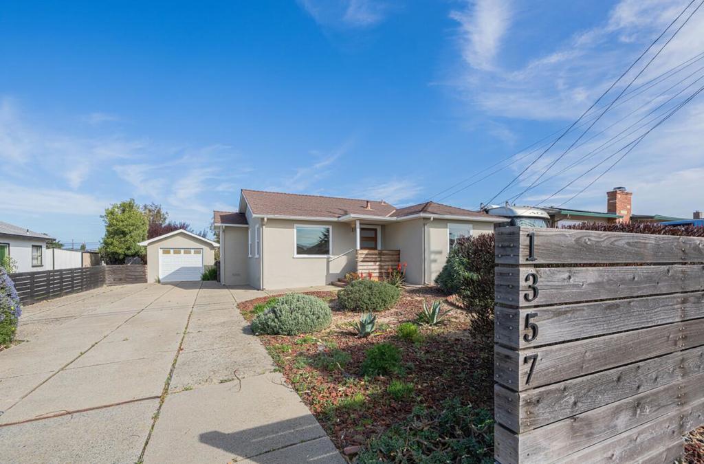 1357 Ord Grove Property Photo