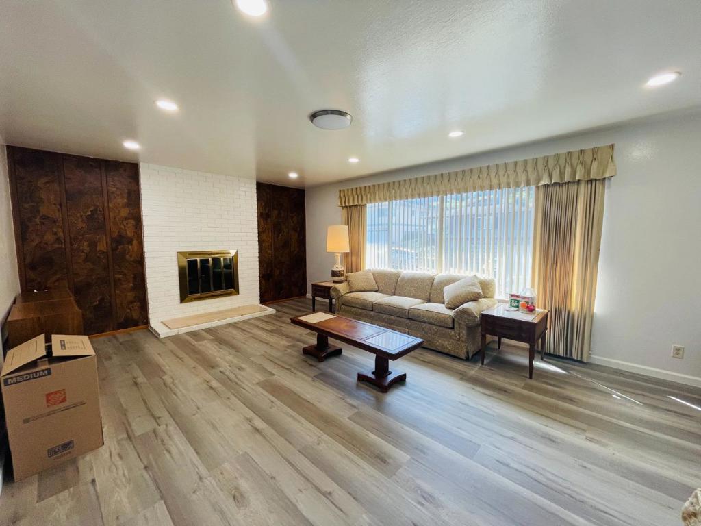 2424 Oakmont Drive Property Photo