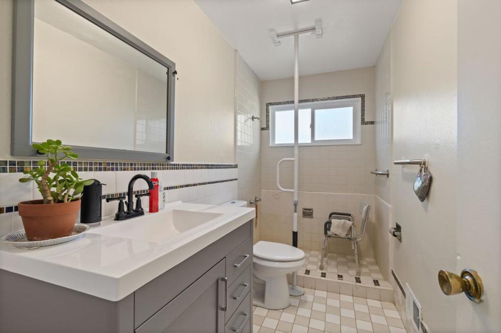 1701 Foxworthy Avenue Property Photo 11