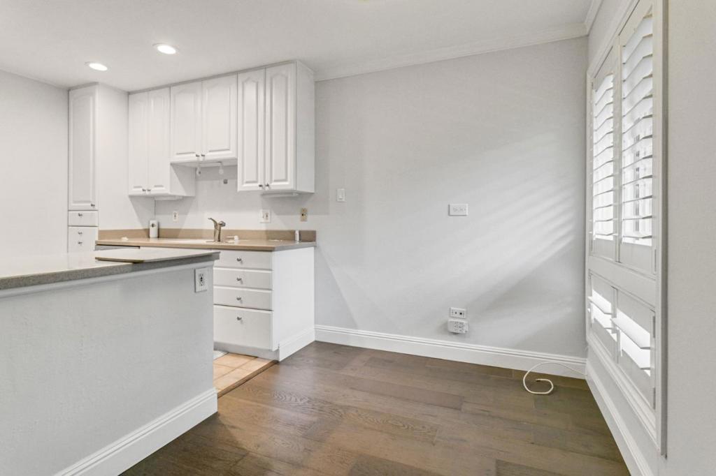 3033 Los Prados Street 229 Property Photo 6