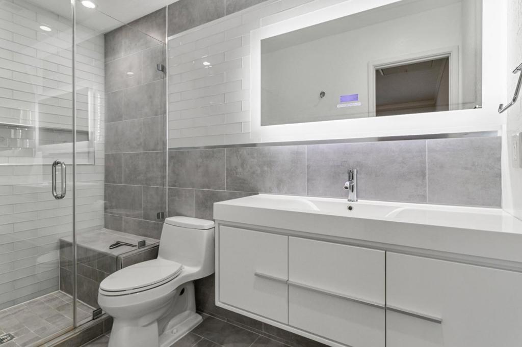 3033 Los Prados Street 229 Property Photo 17