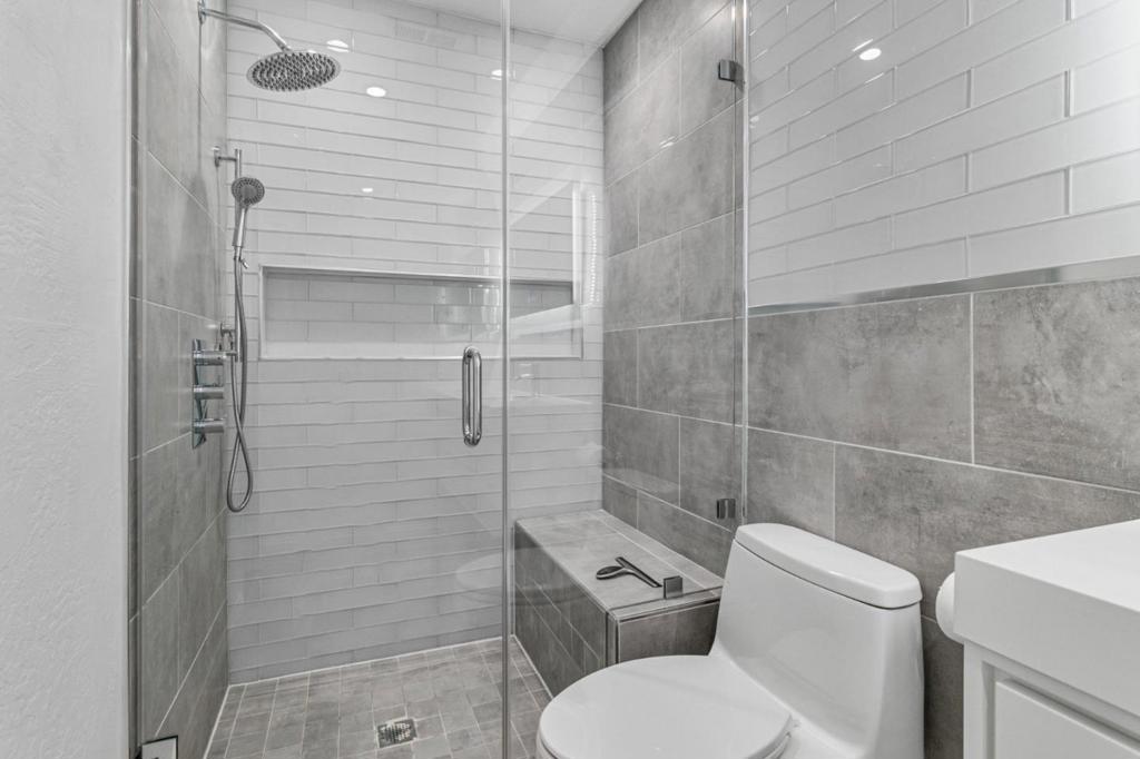 3033 Los Prados Street 229 Property Photo 18