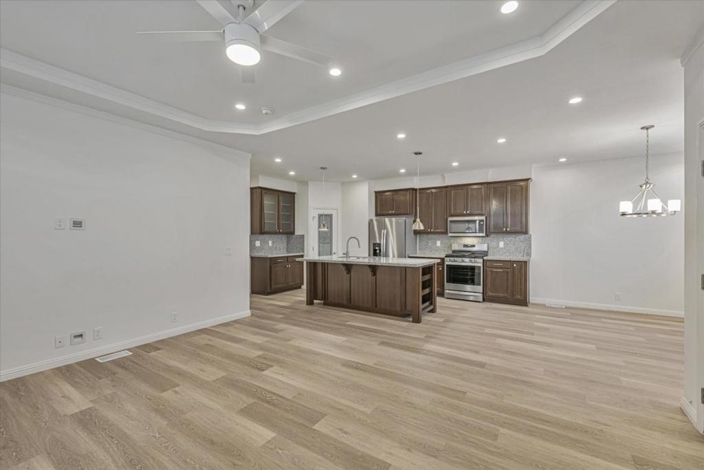 1358 Oakland Road Property Photo 9