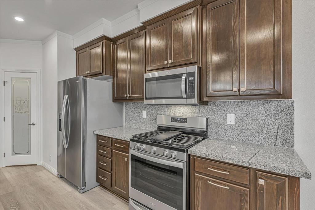 1358 Oakland Road Property Photo 13
