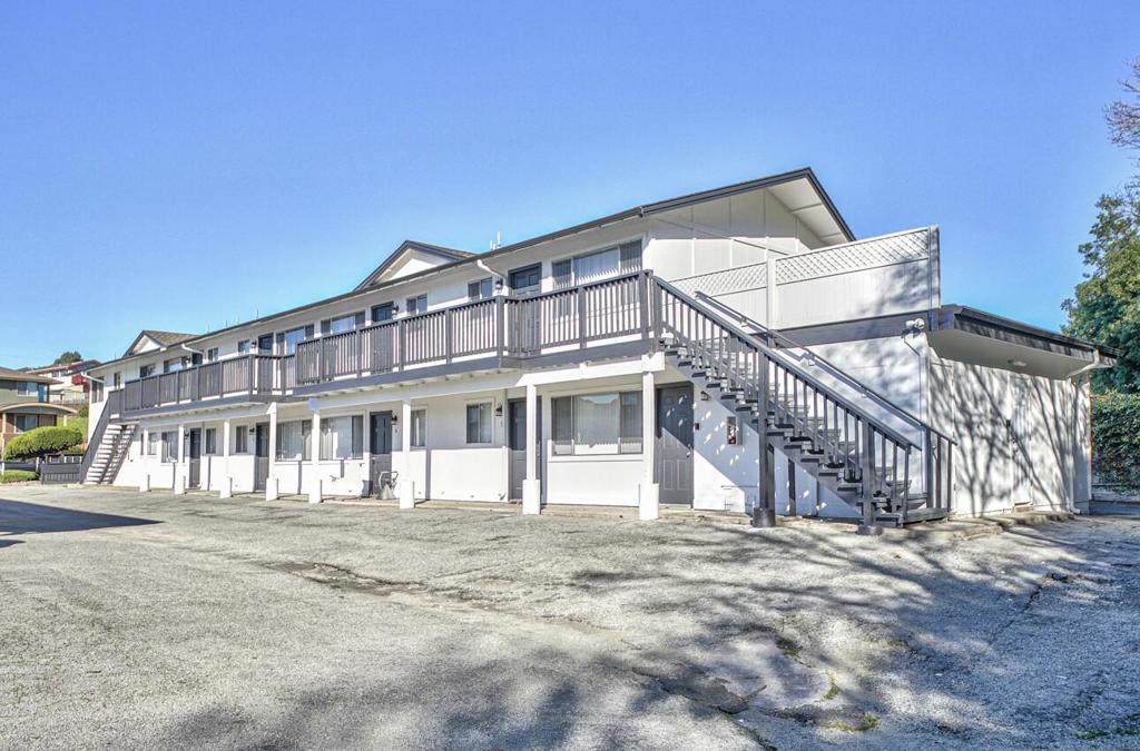 290 Pennsylvania Drive Property Photo 1
