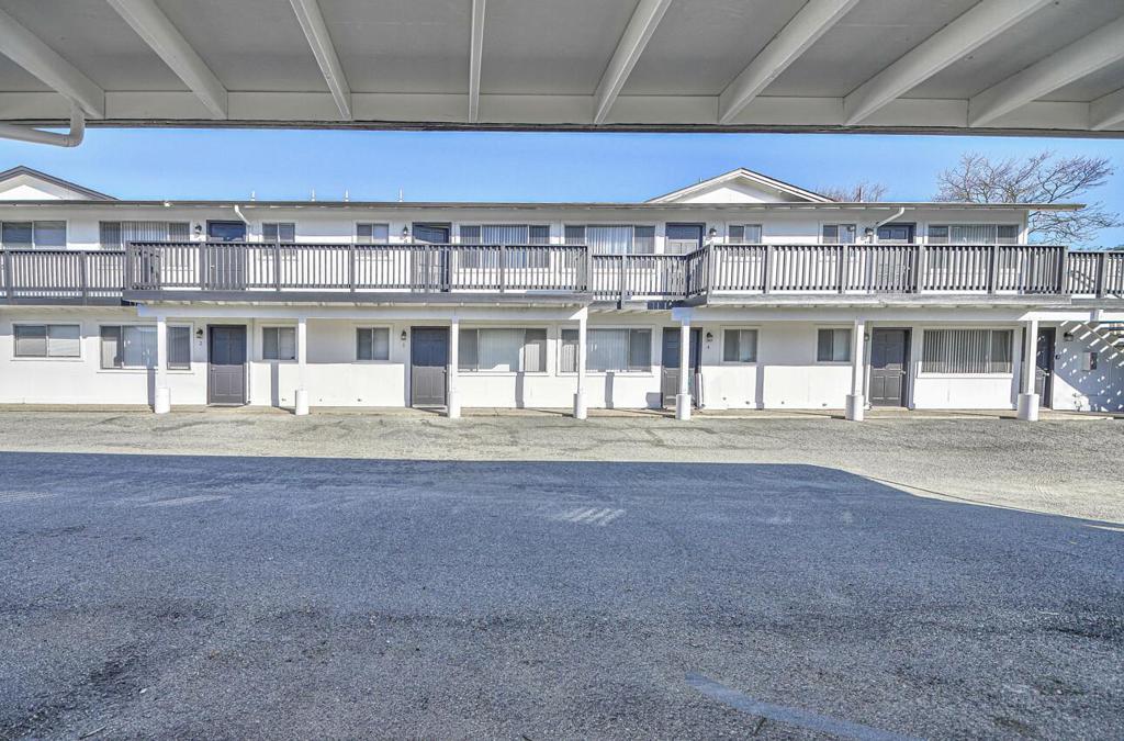 290 Pennsylvania Drive Property Photo 3