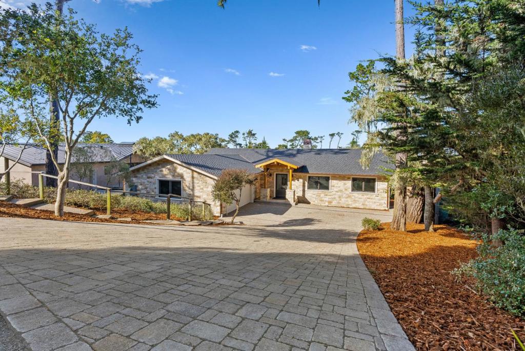 1025 Sombrero Road Property Photo