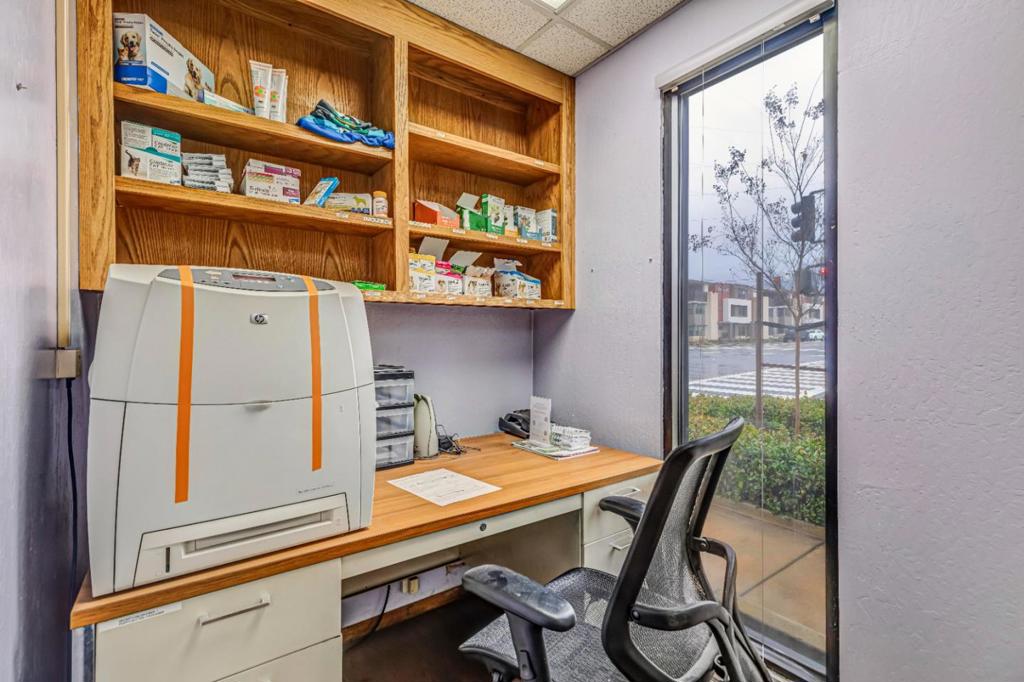 10012 N Foothill Boulevard Property Photo 13
