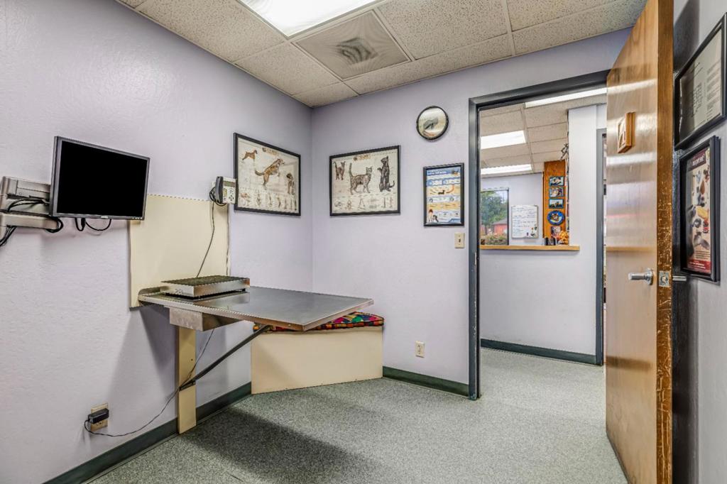 10012 N Foothill Boulevard Property Photo 16