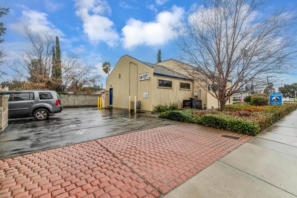 10012 N Foothill Boulevard Property Photo 44