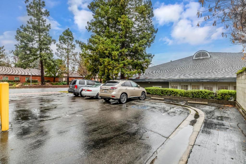 10012 N Foothill Boulevard Property Photo 46
