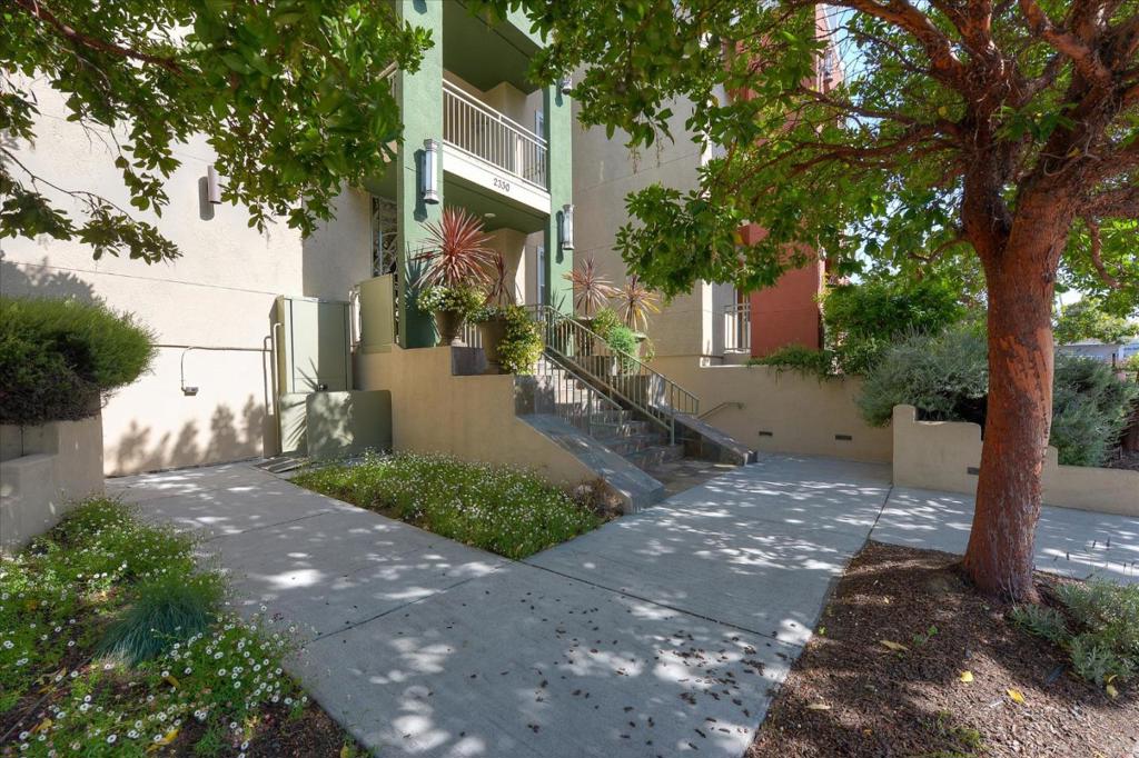 2330 University Avenue 250 Property Photo