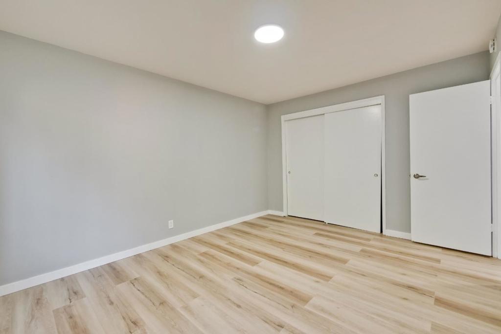 935 Ravenscourt Avenue Property Photo 13