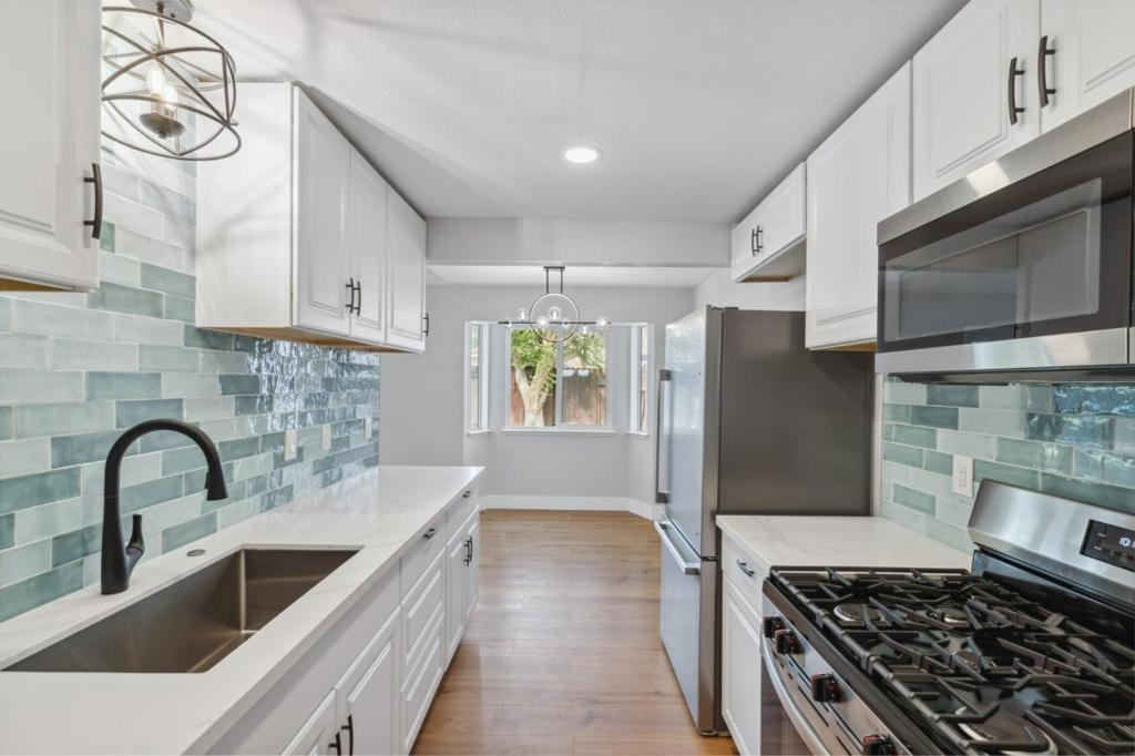 709 Deerwood Drive Property Photo