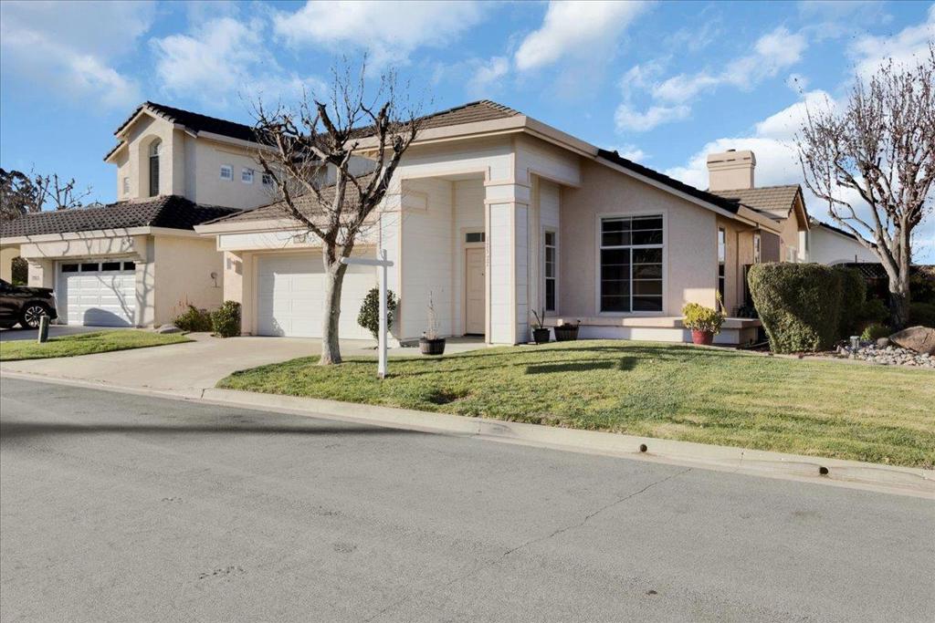 17577 River Run Road Property Photo 1