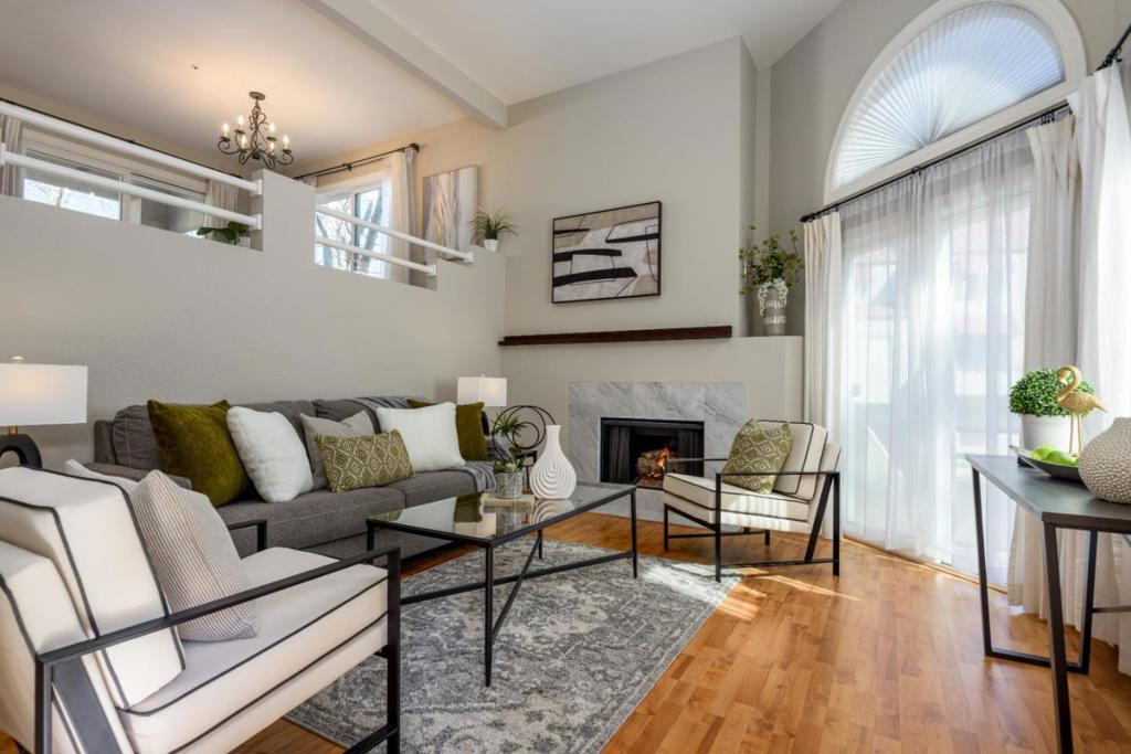 144 E Court Lane Property Photo