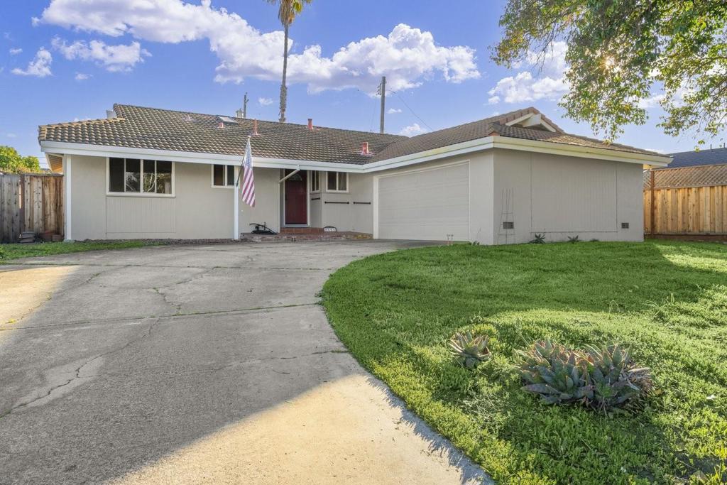 2464 Alvarado Drive Property Photo