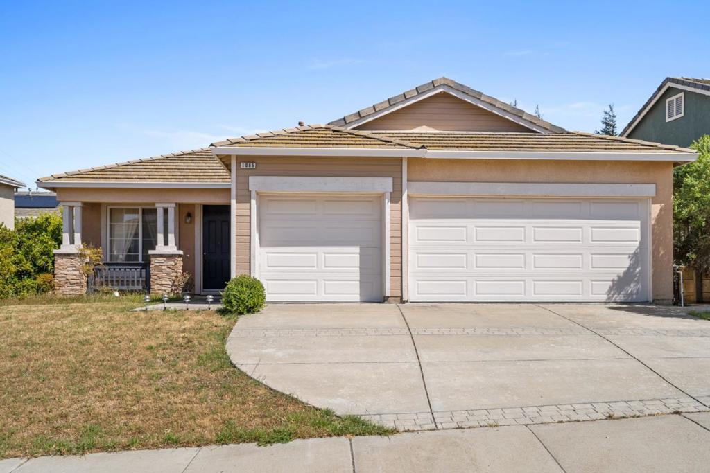 1085 Oakpoint Drive Property Photo 1