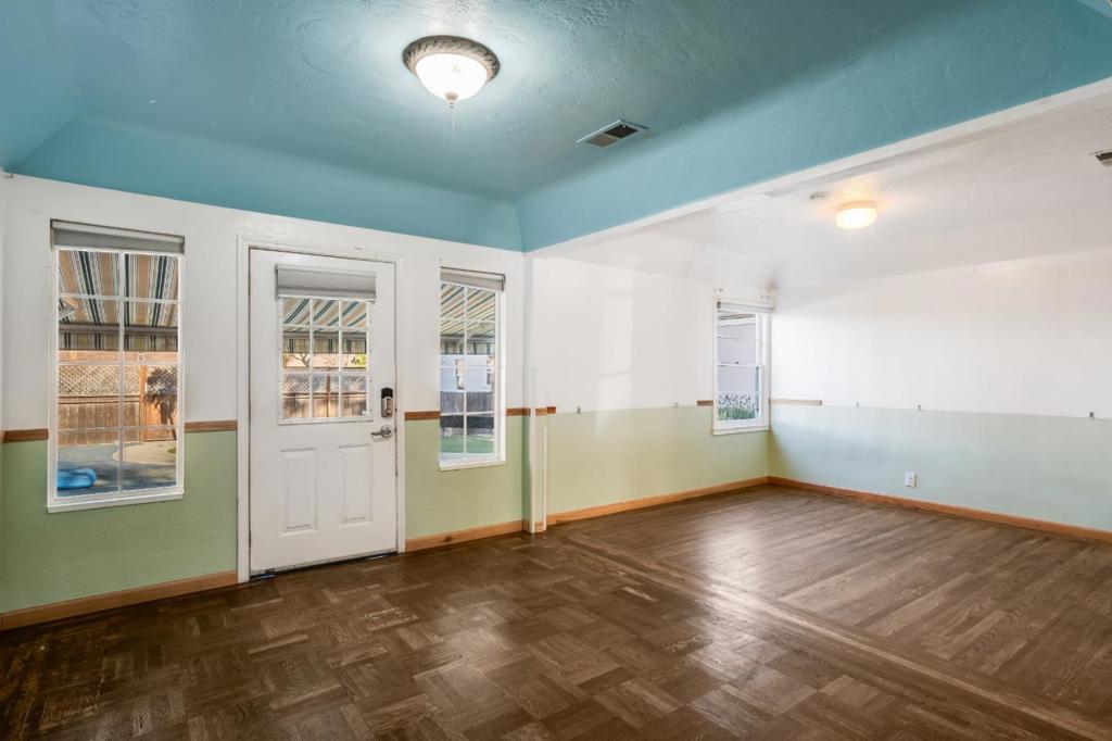 785 Walnut Street Property Photo 18