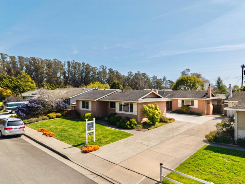 948 Kennedy Drive Property Photo