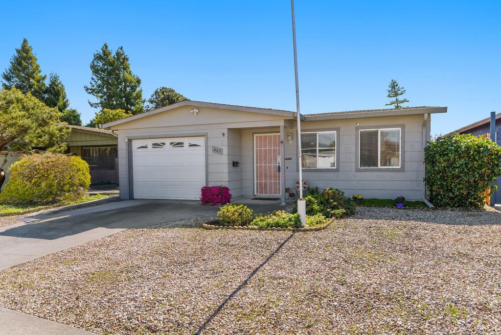 463 Tuttle Avenue Property Photo