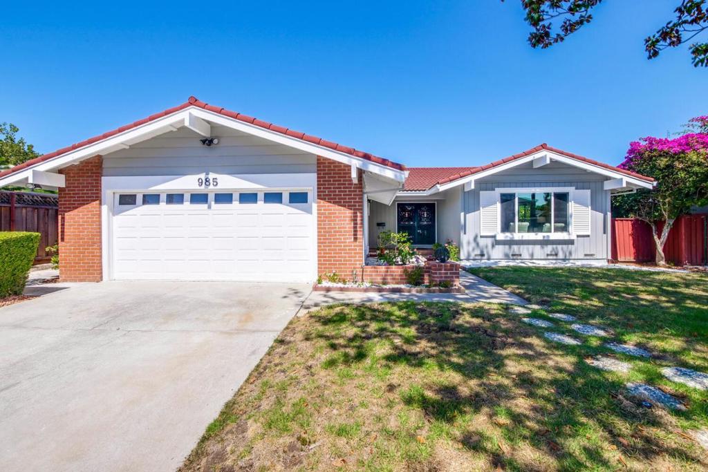 985 Reed Avenue Property Photo