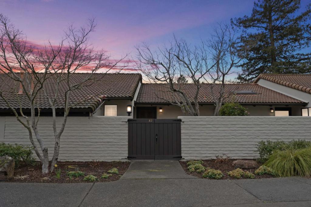 42 Fairways Drive Property Photo