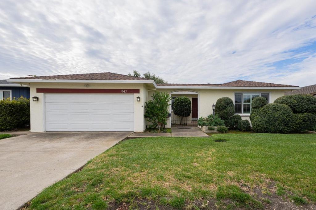 847 Saint Ann Drive Property Photo