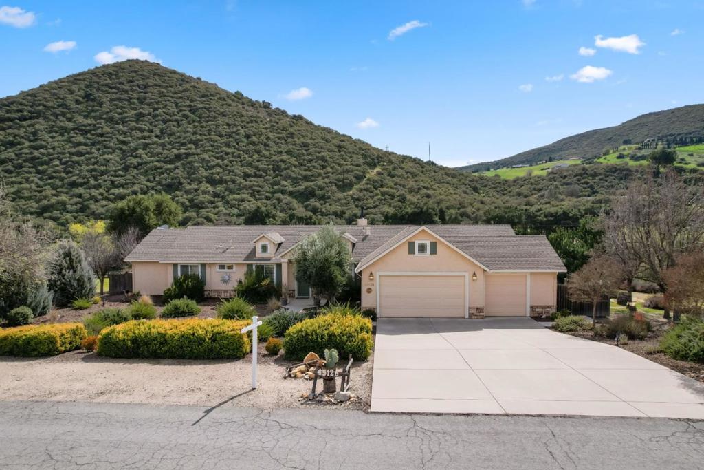 45126 Palomino Road Property Photo