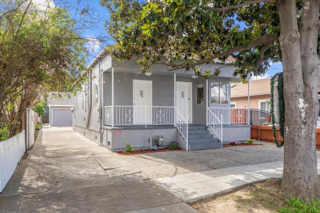 231233 S 22nd Street Property Photo 1
