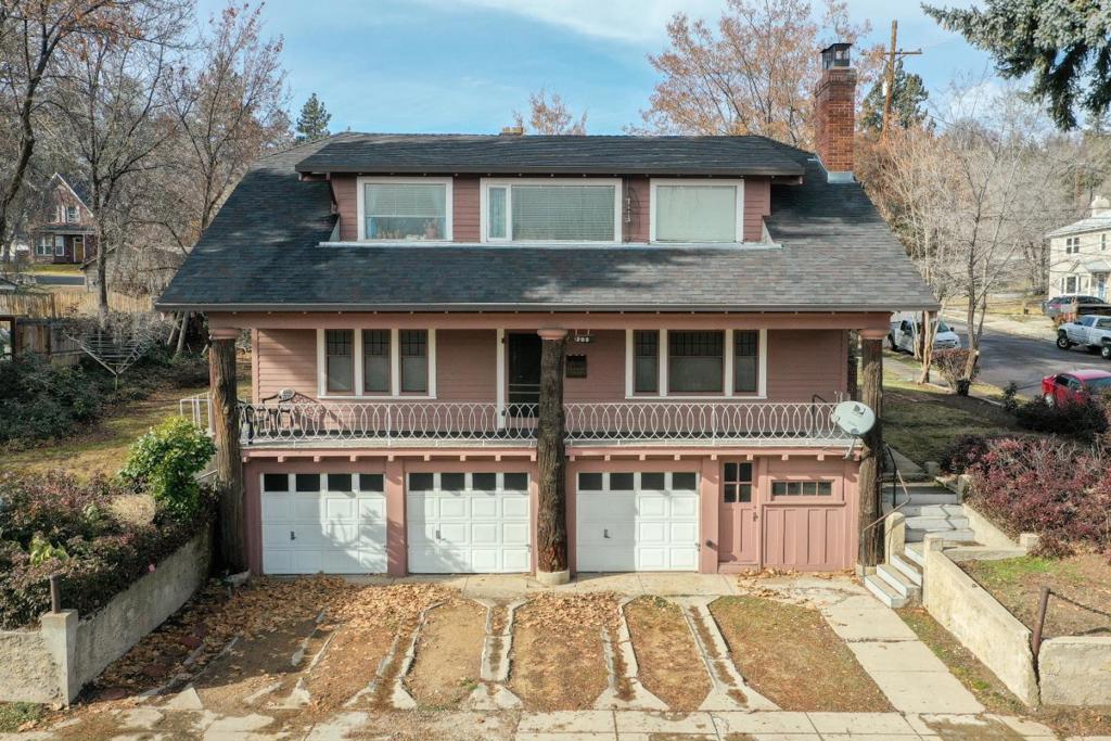 200 S Roop Street Property Photo