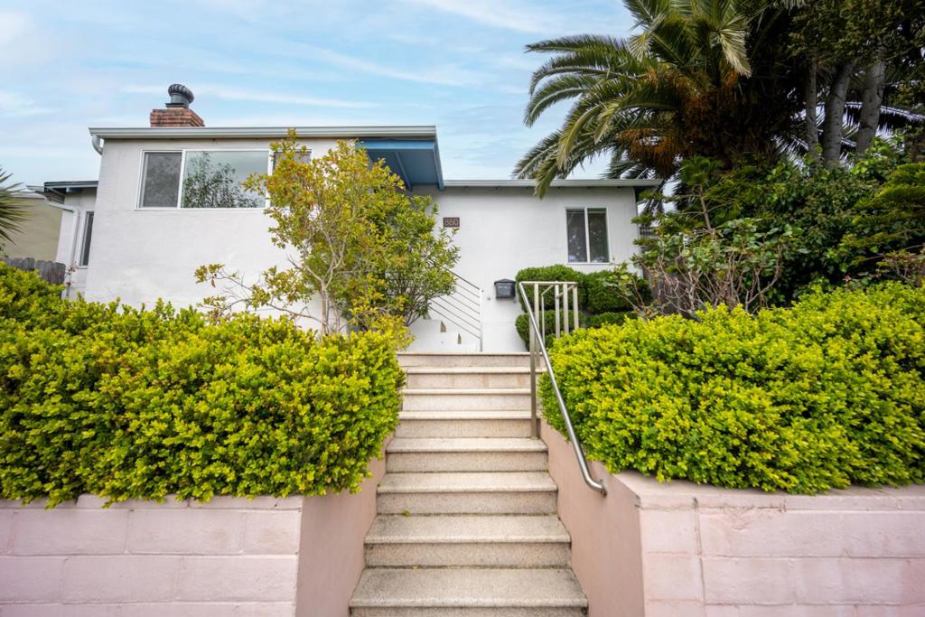 860 Baden Avenue Property Photo