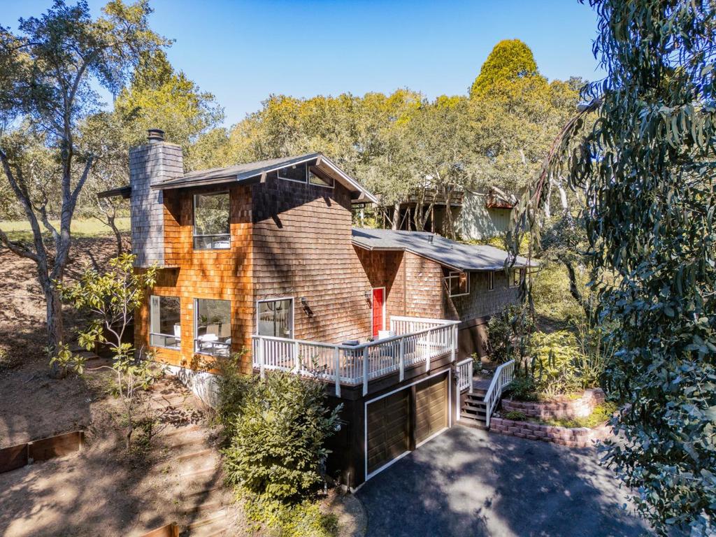 102 Robak Drive Property Photo