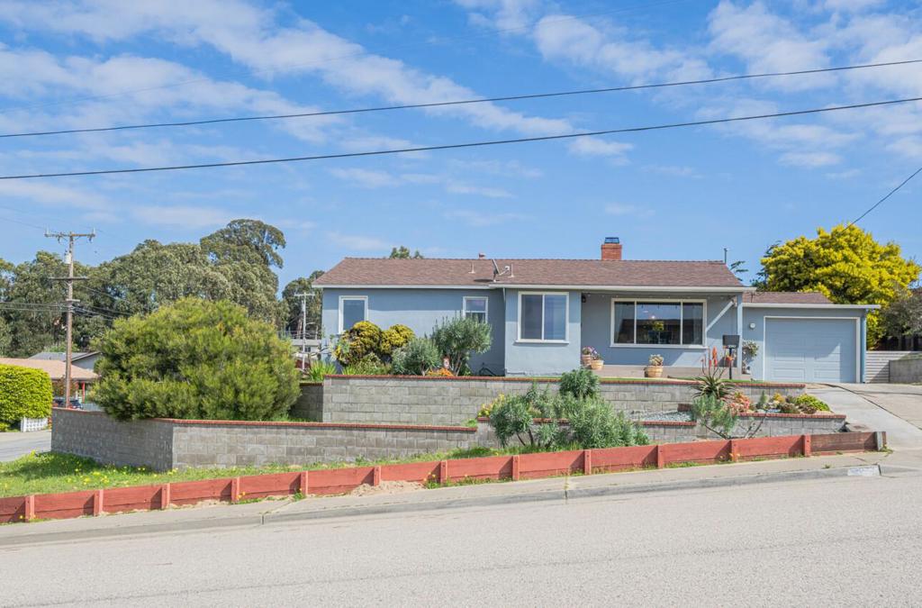 2090 Mendocino Street Property Photo