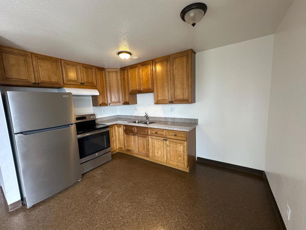 1155 E Laurel Drive Property Photo 2