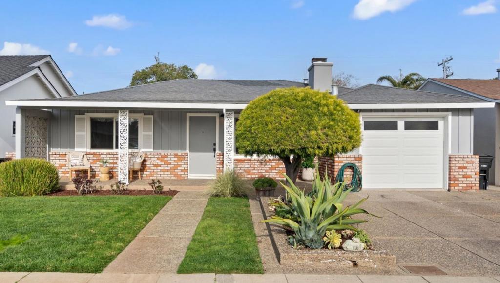 3989 Martin Drive Property Photo