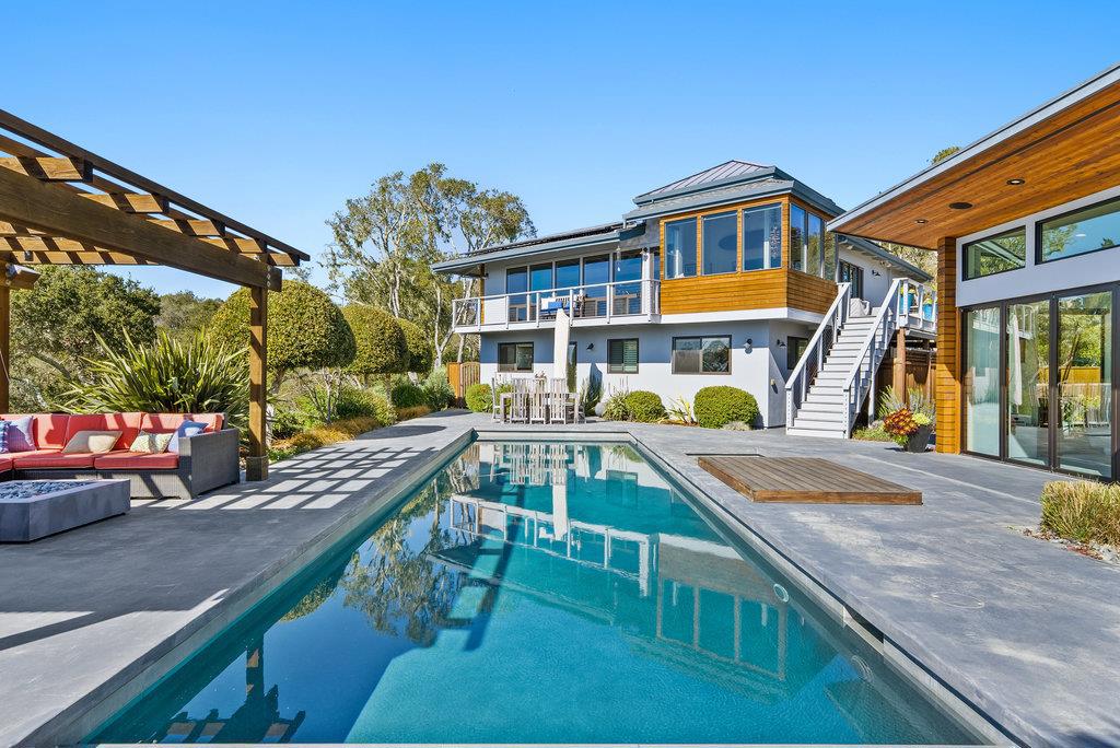 102 Las Lomas Drive Property Photo
