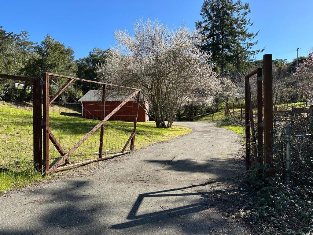 48 Ventura Avenue Property Photo