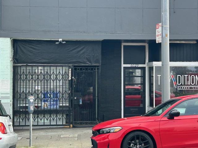 6027 Mission Street Property Photo 5