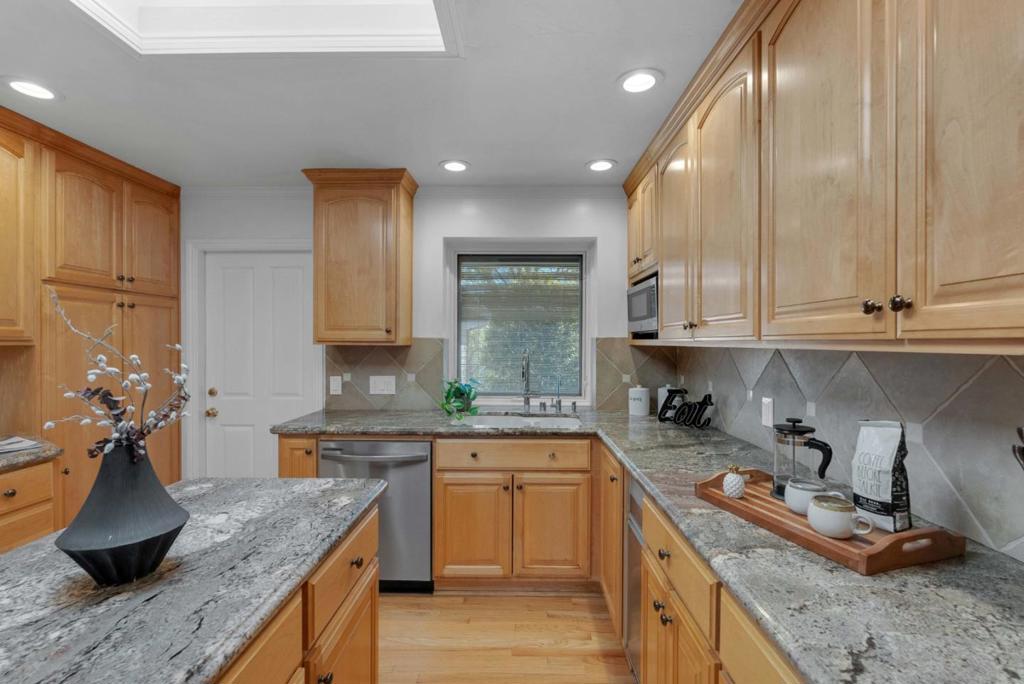 1317 Rossway Court Property Photo 12