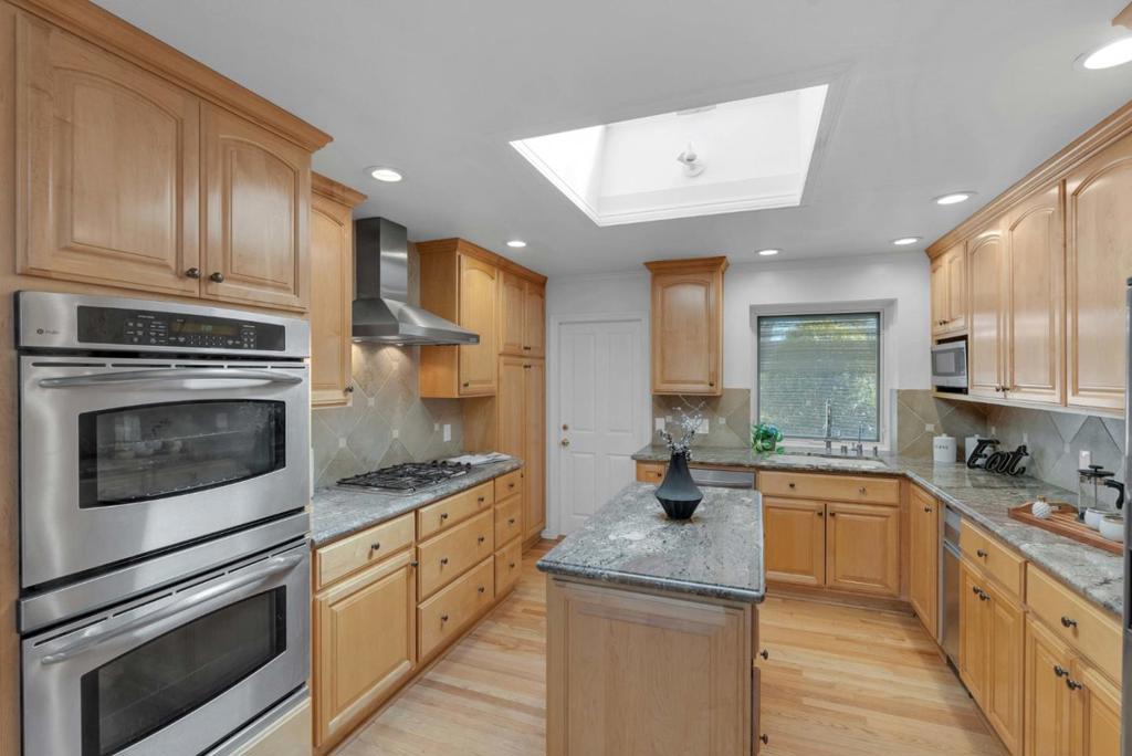 1317 Rossway Court Property Photo 15