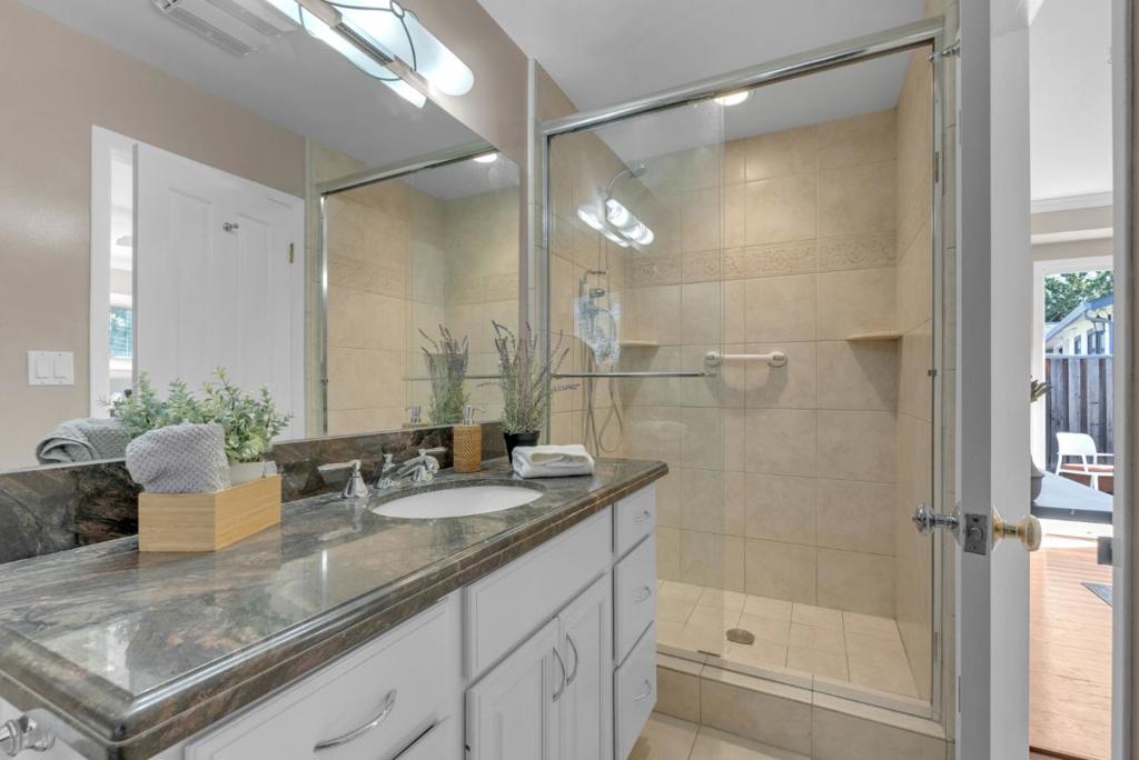 1317 Rossway Court Property Photo 26