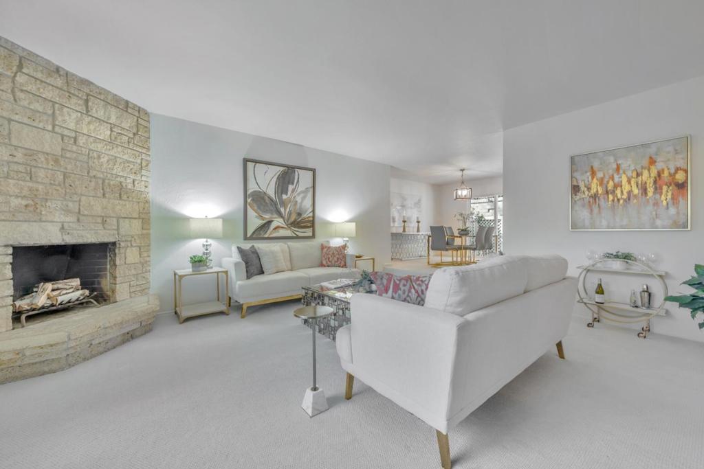 208 Ravenswood Avenue Property Photo