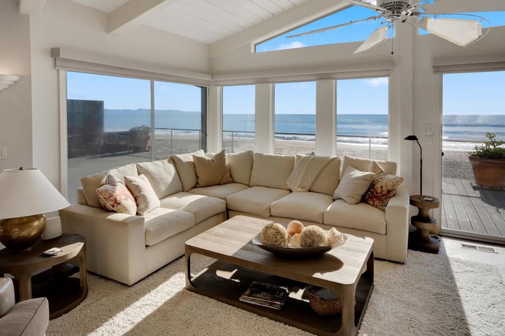 545 Beach Drive Property Photo