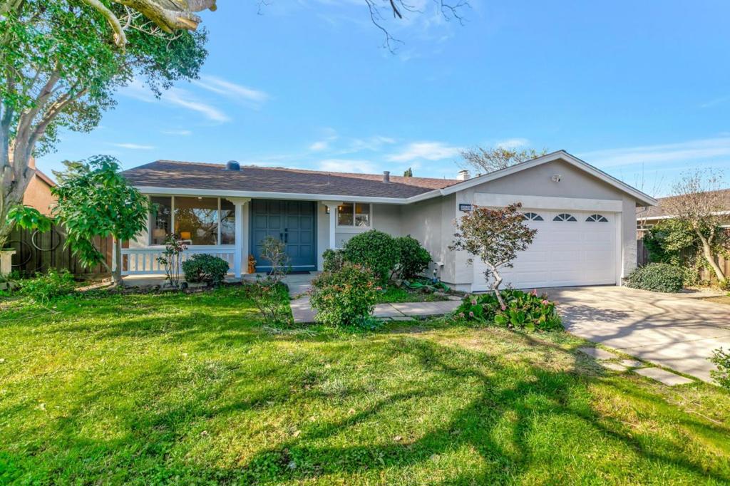 32524 Gina Way Property Photo