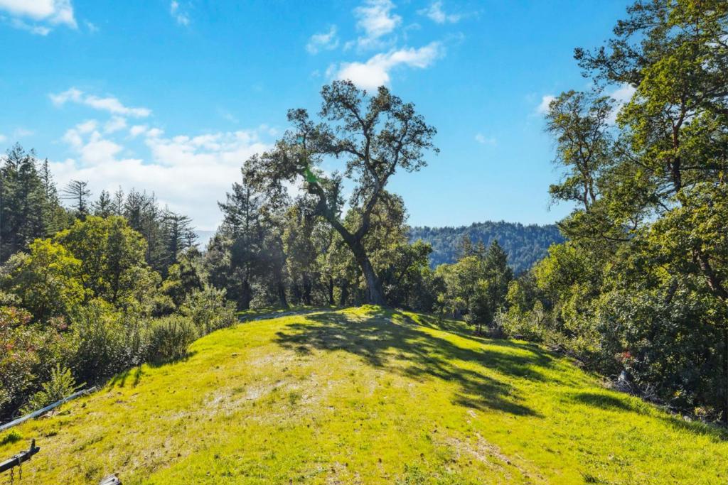 28 Hartman Creek Property Photo 1